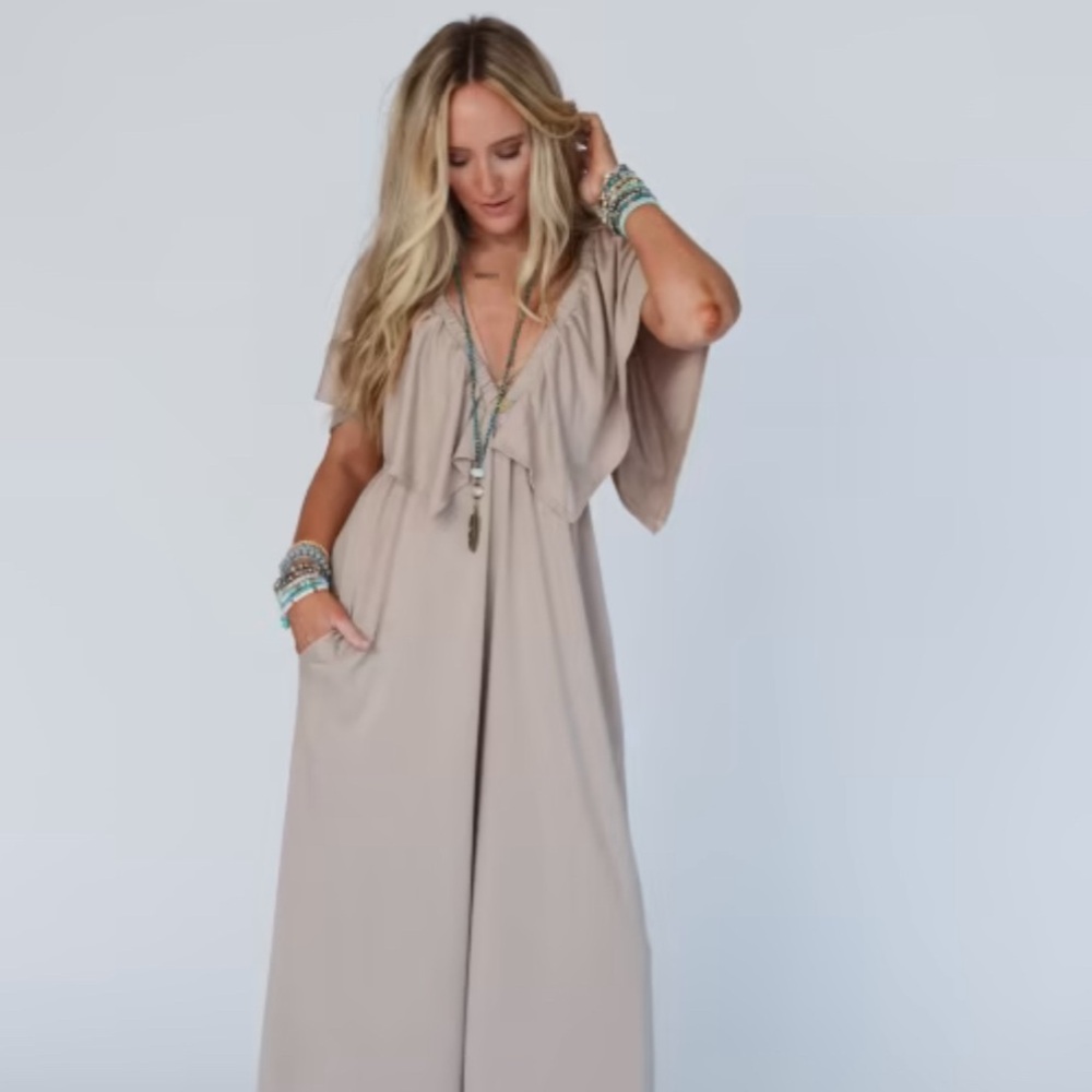 NWT size LARGE on repeat open back ruffle jumpsuit Three Bird Nest
